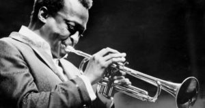 Miles Davis, uno dei più importanti trombettisti nonchè una delle più influenti figure nella storia del jazz.
